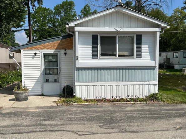 2545-40 S Lakeshore Rd, Applegate, MI 48401