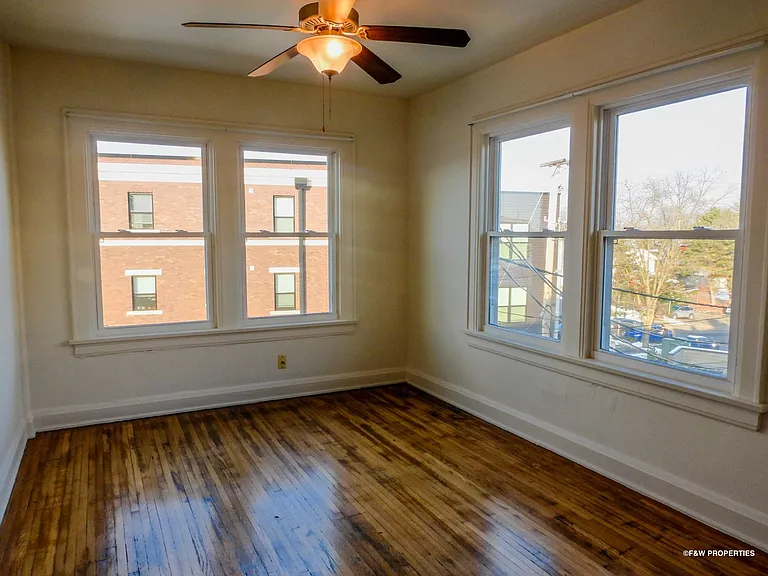 1544 E Broad St — Photo 45