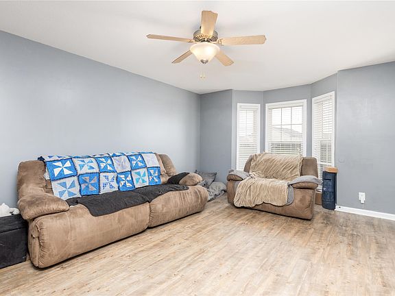 4th image of 3231 Veranda Cir