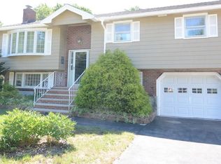 15 Lee Rd, Woburn, MA 01801