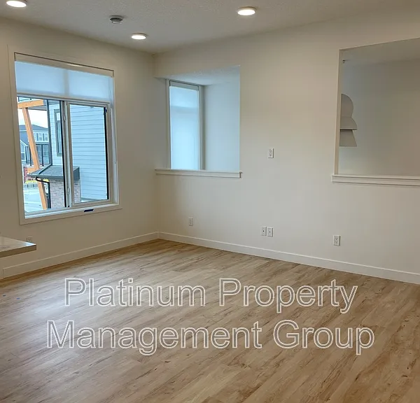 562 Seton Cir SE #402 — Photo 4