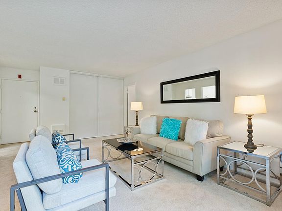 4th image of 818 N Delaware St APT 309