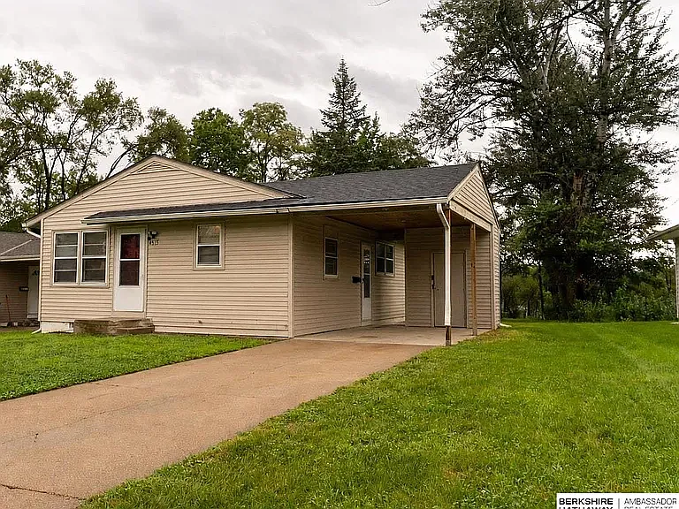 3 bed, 912 sqft, $1,495 — Photo 2