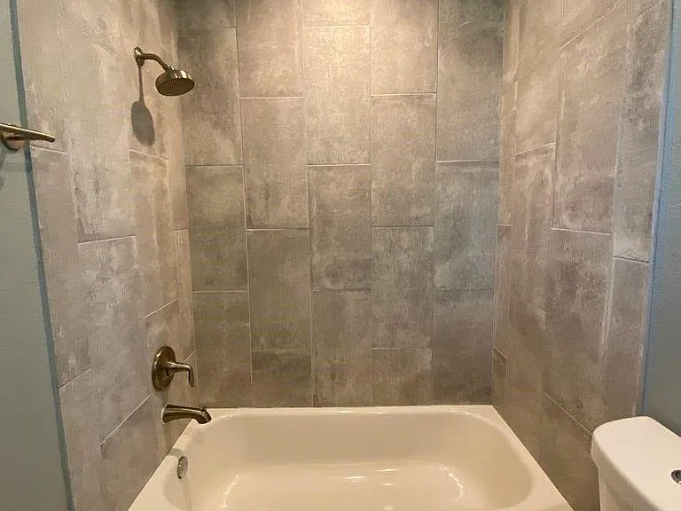 3411 Lynridge Dr #B — Photo 24
