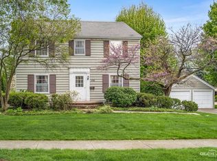 1106 N Washington St, Wheaton, IL 60187
