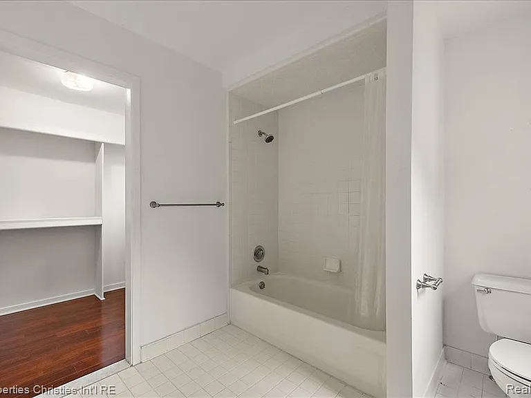 2635 Dorchester Rd — Photo 31