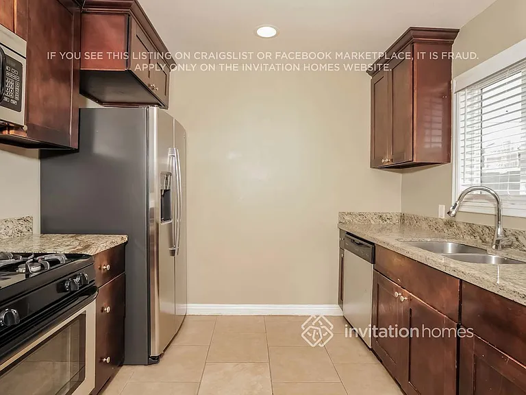 1018 W G St — Photo 10