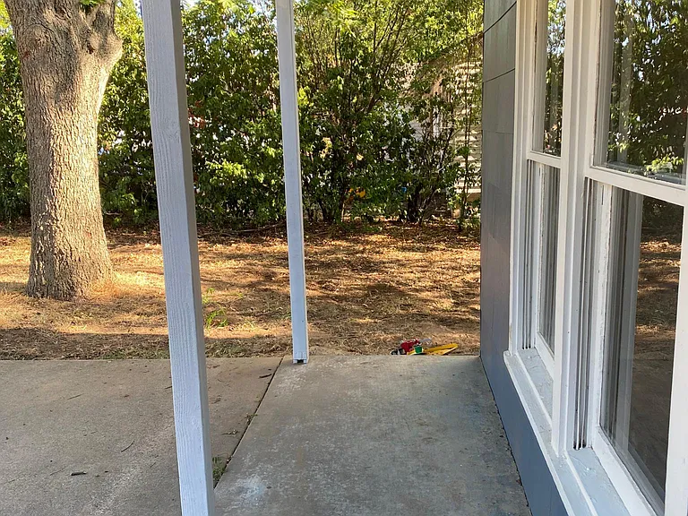 105 Sally St — Photo 16