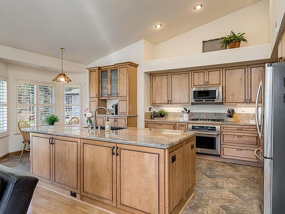 2nd image of 4552-4552 Beechwood Dr