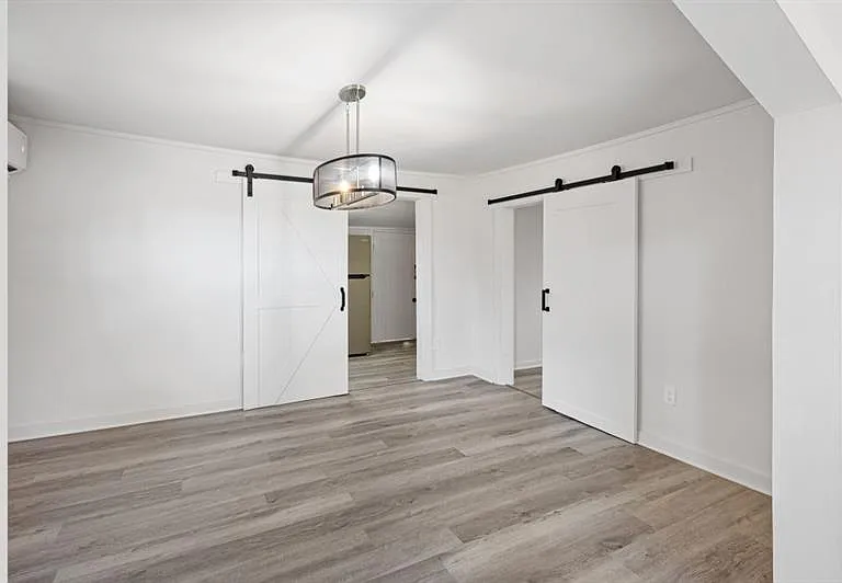 24 E Iron Belt Rd — Photo 11