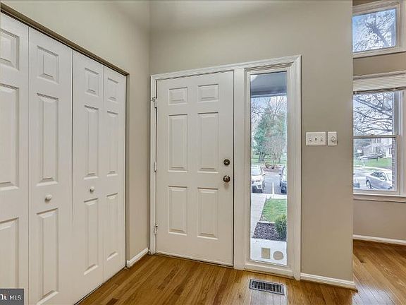 5th image of 10831 Littleford Ln