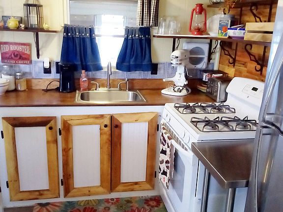 4th image of 252 Lyndol St