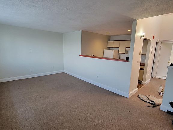 4th image of 672 Massachusetts Ave APT 5