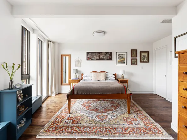 336 Saint Mark's Avenue image 5 of 10