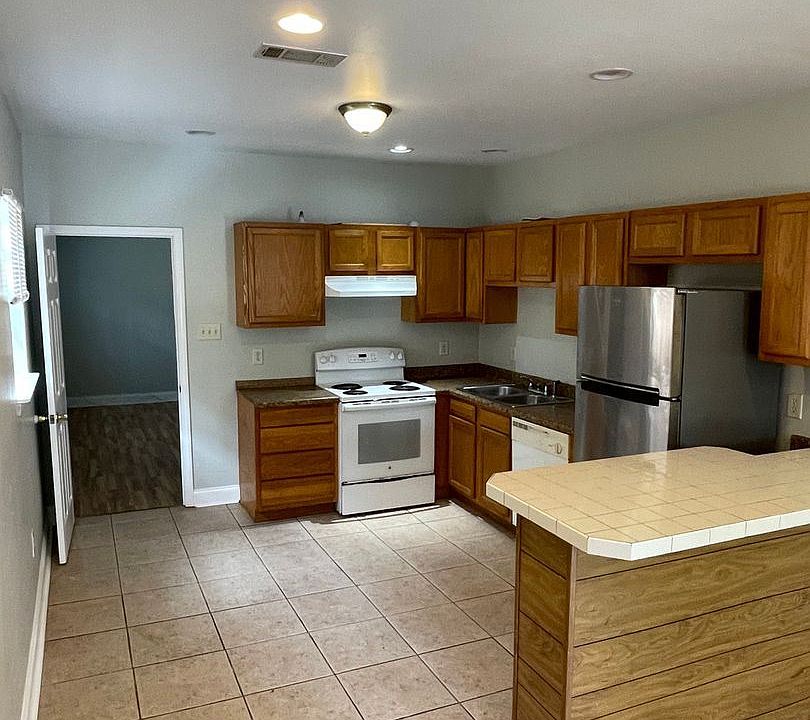 1st image of 3128-30 Delachaise St #3130