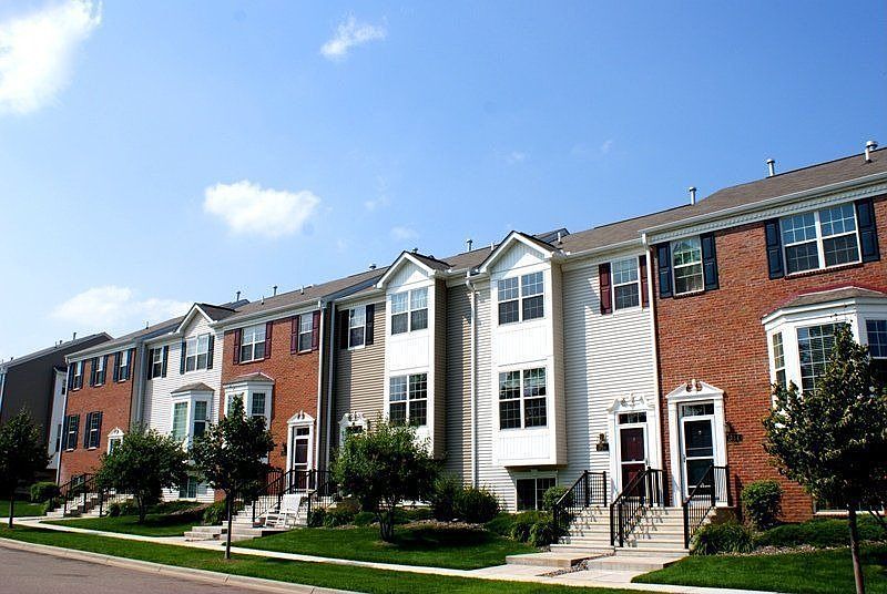 For Sale: 1756 Riverside Dr, Shakopee, MN 55379