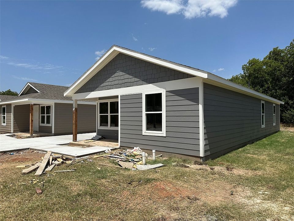 305 SW 14th Ave, Mineral Wells, TX 76067 | MLS #20395631 | Zillow