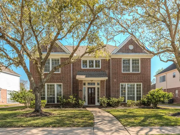 5115 Avondale Dr, Sugar Land, TX 77479