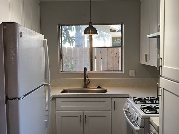 2nd image of 4054 Highland Ave APT 1