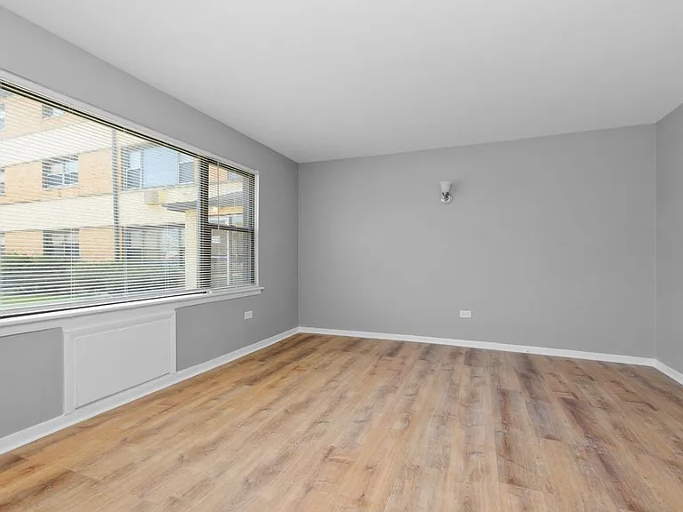 7900 S. Paxton Ave. — Photo 35