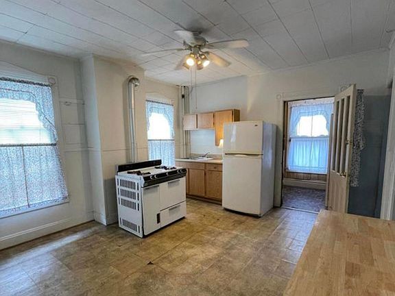 4th image of 3357 6th Ave #1