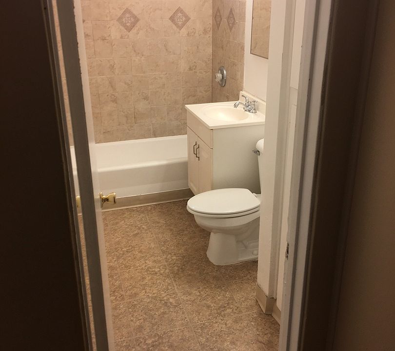1st image of 4552-4558 35th St