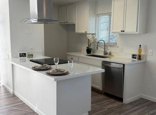 2236 Peach Ave APT 4, Clovis, CA 93612