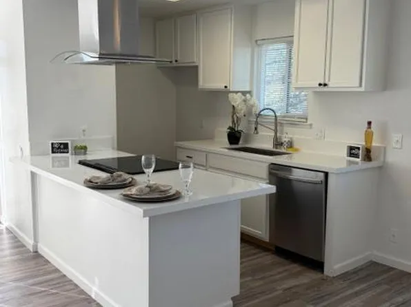 2236 Peach Ave APT 4, Clovis, CA 93612