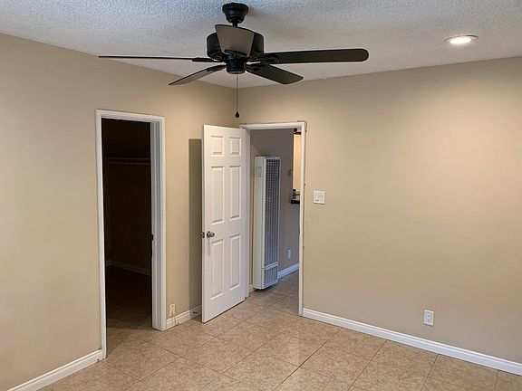 5th image of 4615 N Bellflower Blvd APT 8