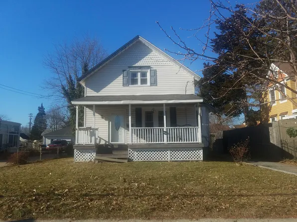 72 Locust Ave, Islip, NY 11751