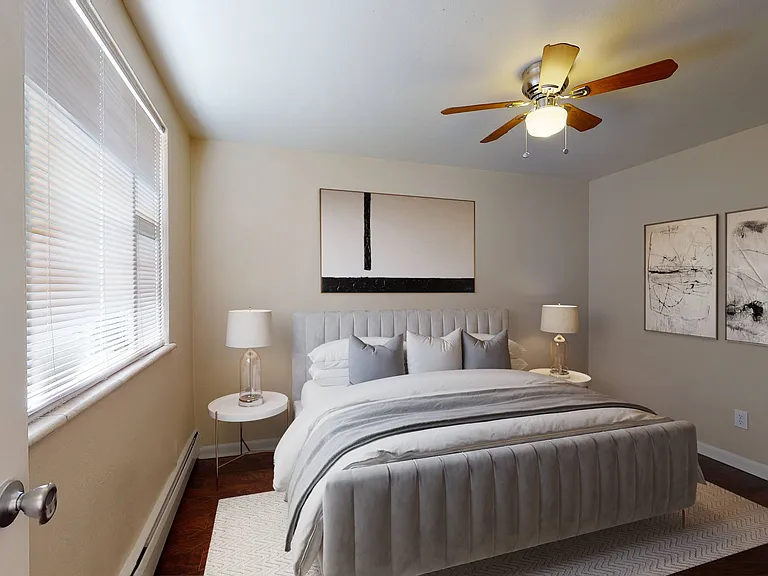 Admiral Apartments — Photo 6