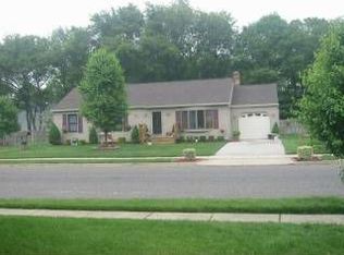 12 Pheasant Dr, Sicklerville, NJ 08081