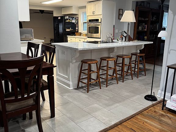 Island and Kitchen