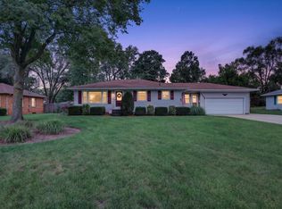 1055 Elmwood Dr, Jenison, MI 49428