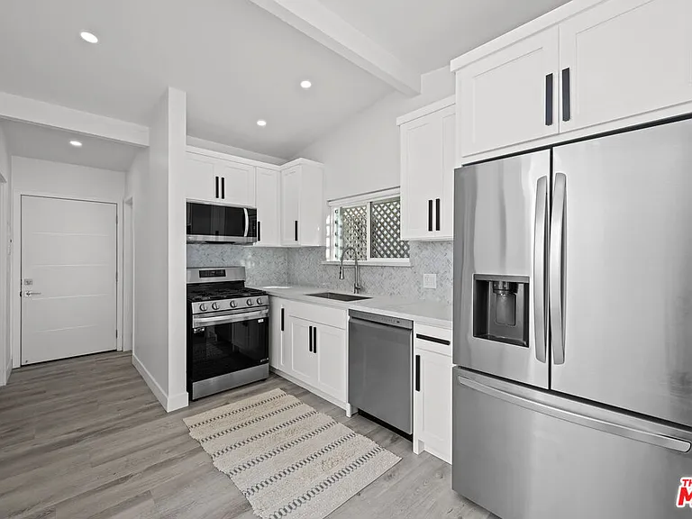 25154 Malibu Rd #2 — Photo 8
