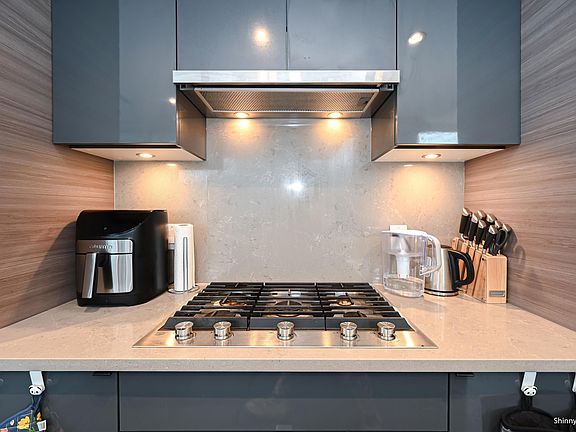4th image of 3438 Sawmill Cres #807