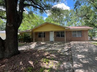 1004 Debra Dr, Gulfport, MS 39503