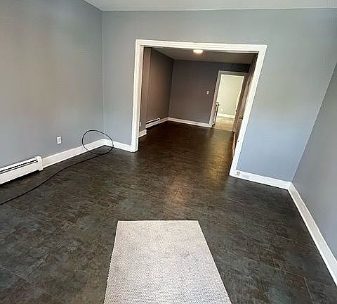 5th image of 327 Perry St