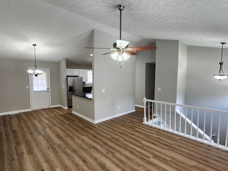 2305 Wilkins Cv — Photo 4