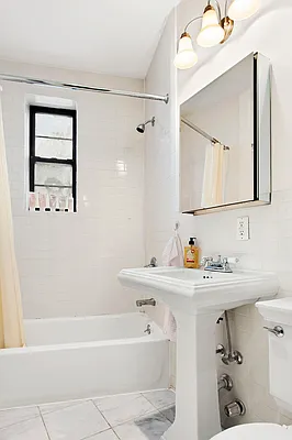 Rented by Compass | media 25