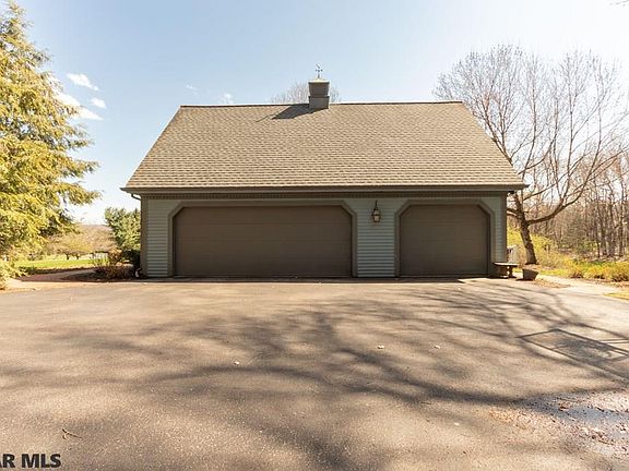 4th image of 1215 Deerfield Dr