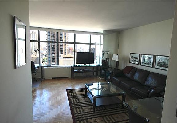 4th image of 160 W 66th St APT 33C