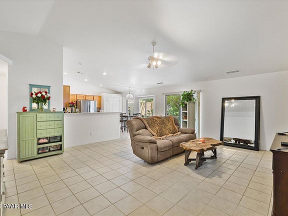 3rd image of 7371 N Summit View Dr