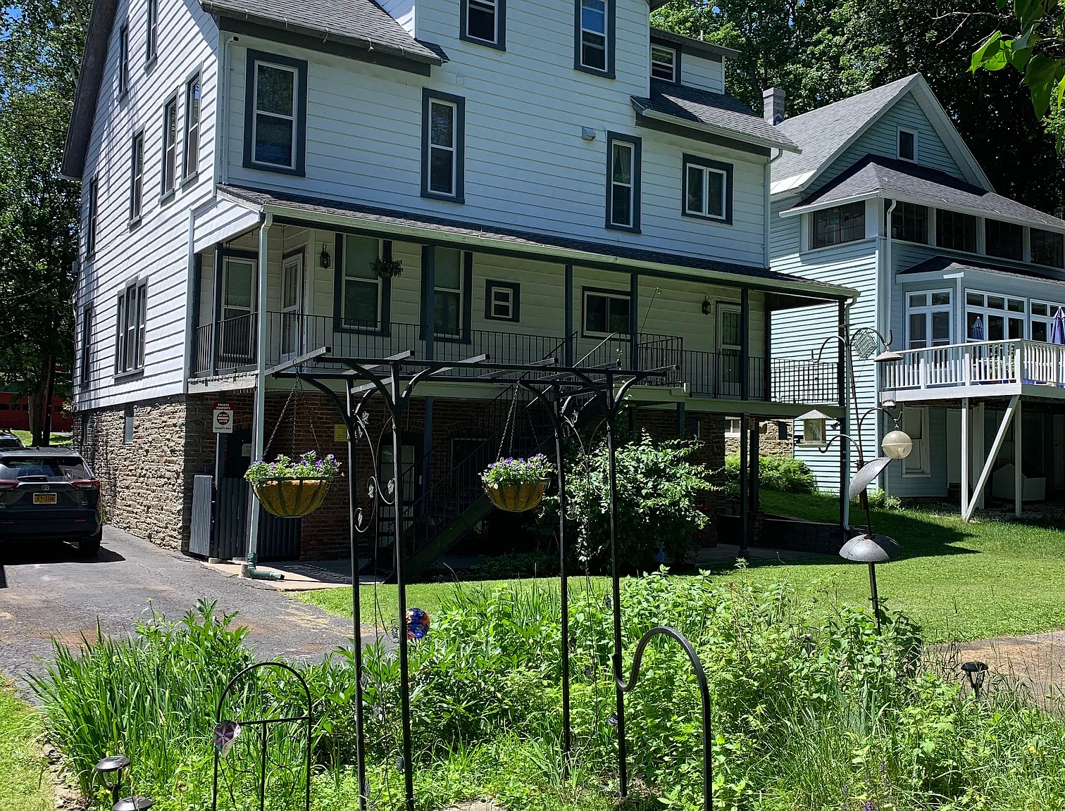 3 bed, 1350 sqft, $1,900 — Photo 3