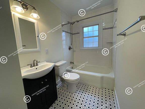 4th image of 909 Neal St