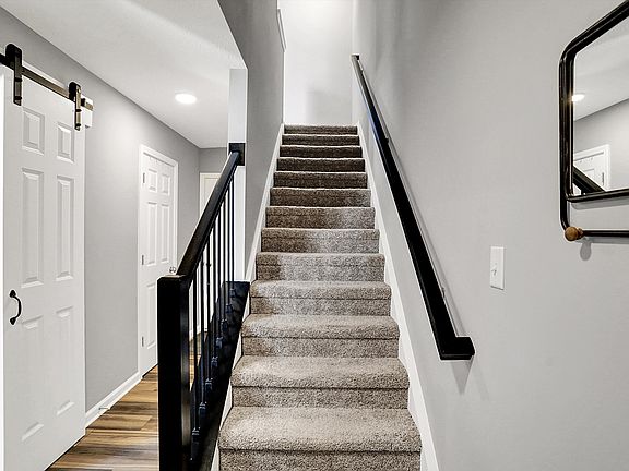 5th image of 3046 W New York St