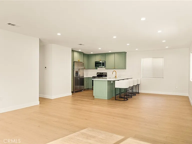 11920 Laurel Ave #A — Photo 4