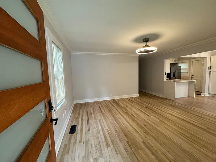 3 bed, 1.0 bath, 1053 sqft, $1,575 — Photo 2