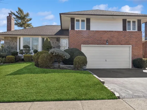 19 Bellwood Drive, New Hyde Park, NY 11040