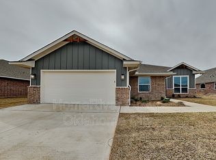 812 SE 17th St, Newcastle, OK 73065
